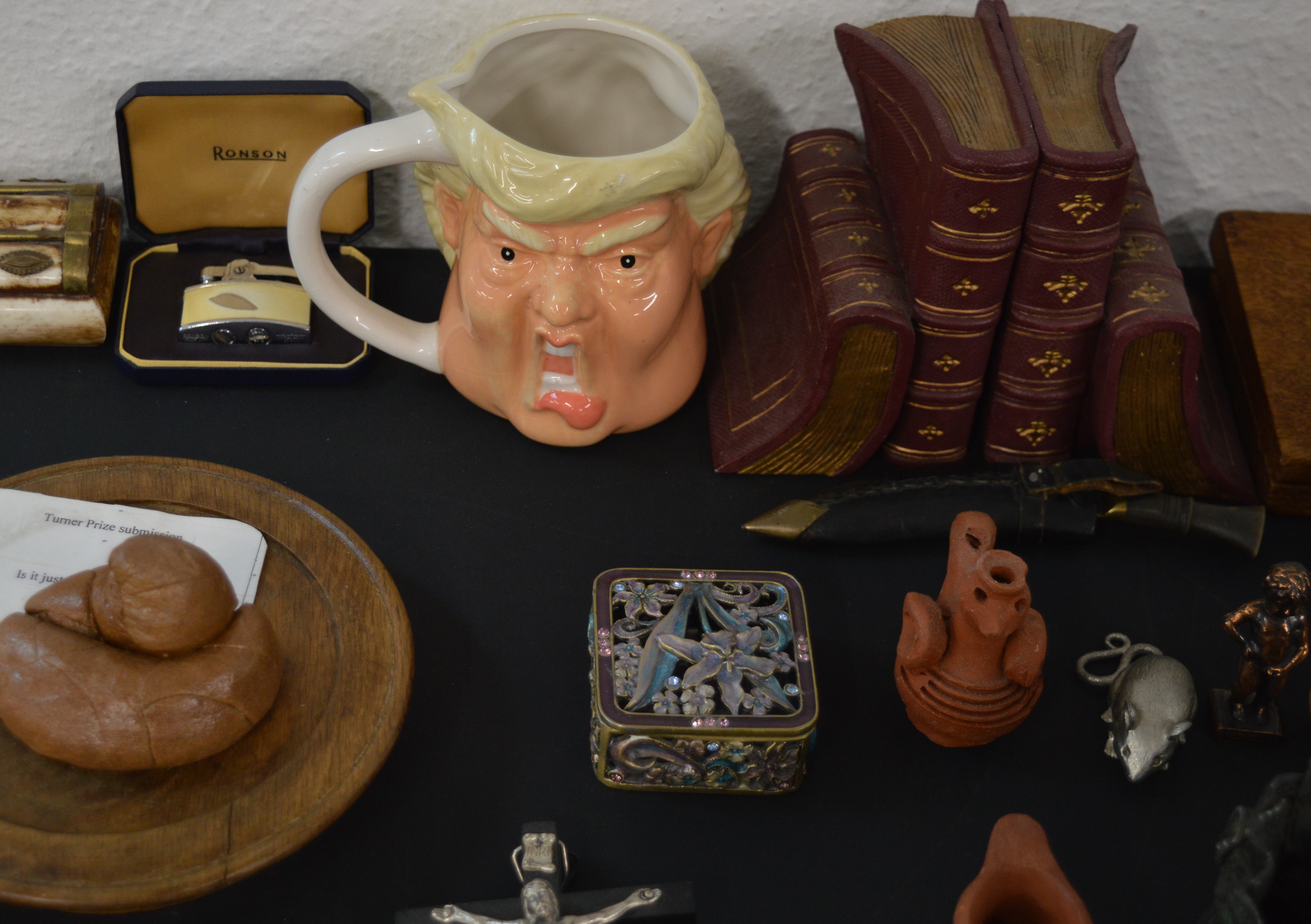 Selection of small ornaments and decorations, includes boot figures, Turner prize submission (!), - Image 2 of 5