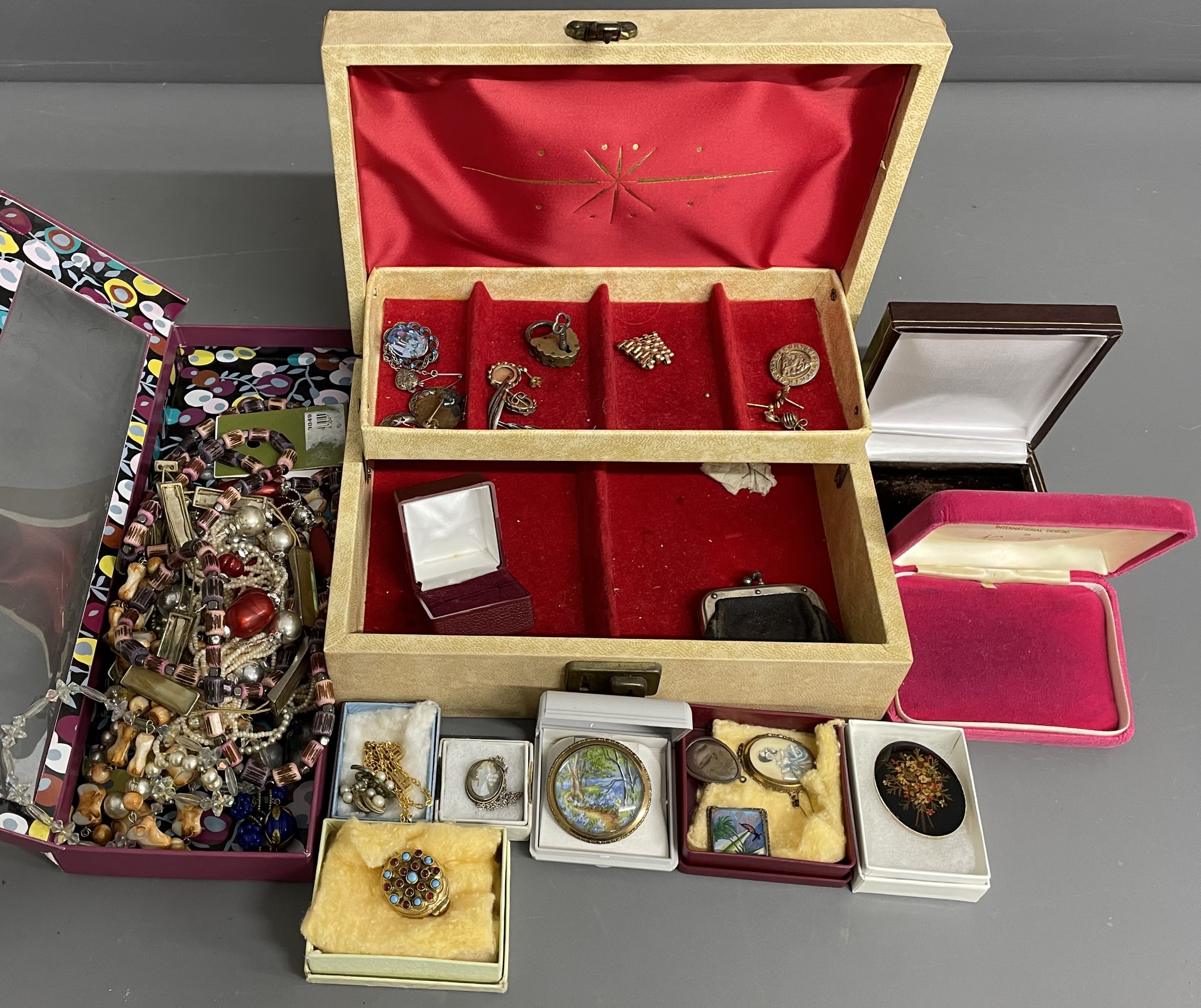 Costume jewellery and a jewellery box