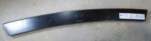 A Samsung curved sound bar Disclaimer: electrical items are sold as untested and without guarantee.