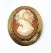 A carved shell cameo brooch having hallmarked 9ct gold frame, overall 32 x 40mm, 8.3g.