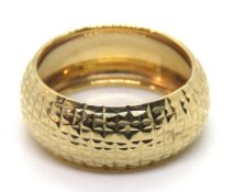 A 9ct gold ring, hallmarked 375, size L, 1.2g.