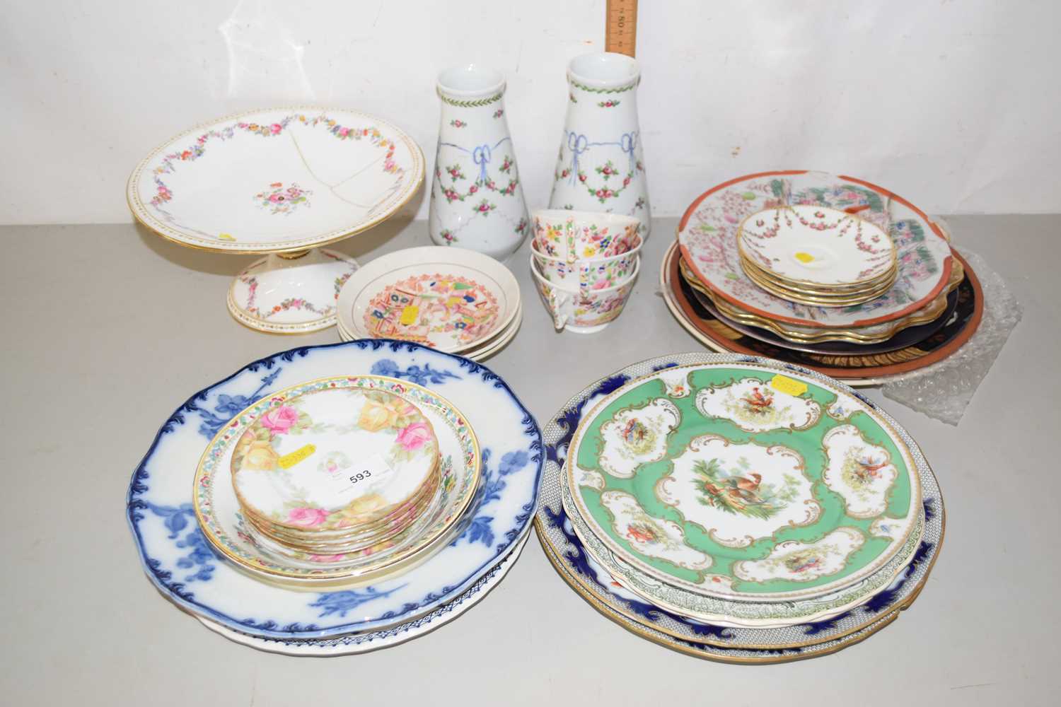 Mixed lot of ceramics