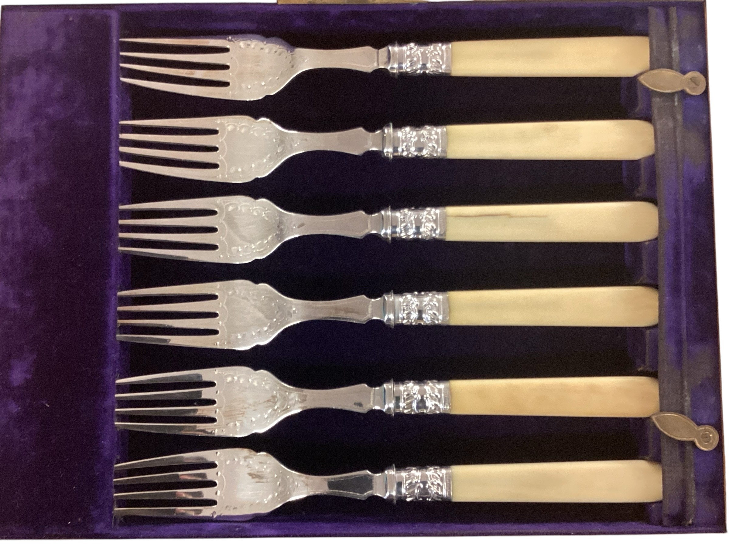 A silver plated boxed canteen of cutlery together with other boxed cutlery sets , two small hip - Image 11 of 17