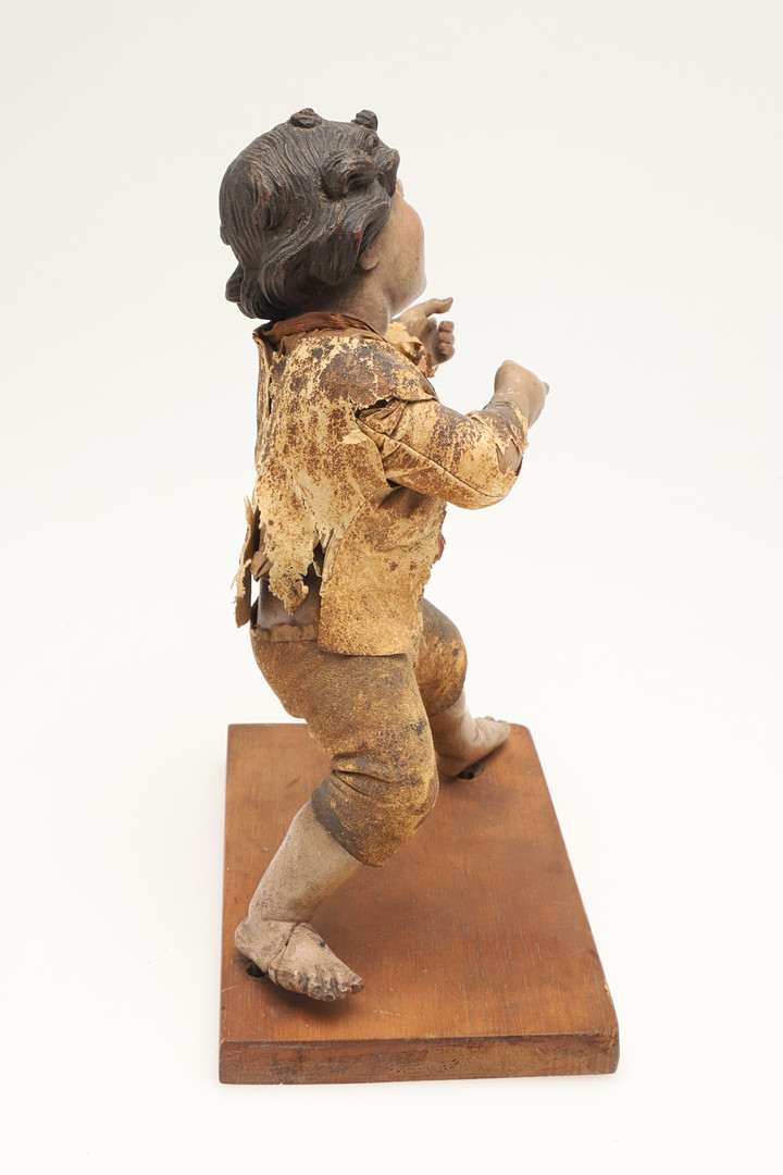 AN ITALIAN CARVED SOFTWOOD FIGURE OF A BOY. - Image 15 of 17