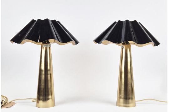 TABLE LAMPS, a pair, gilt metal with black lacquered metal shades, 50cm H approx. (2) - Image 1 of 5