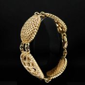 A CHRISTIAN DIOR GILT METAL BRACELET.