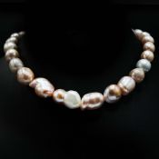 A BAROQUE PEARL SINGLE STRAND NECKLACE.