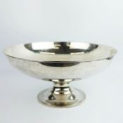 A REGENCY STYLE SILVER PLATED CHAMPAGNE COOLER.