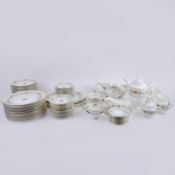 AN AYNSLEY 'BANQUET ' DINNER SERVICE.