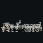 A LARGE COLLECTION OF GRAPE AND VINE PATTERN GLASSWARE (QTY).