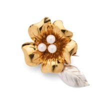 A 9ct gold Scottish freshwater pearl brooch