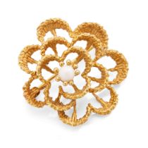 A 9ct gold Scottish freshwater pearl brooch