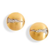 Attributed to Peter Plöderl: A pair of diamond earrings