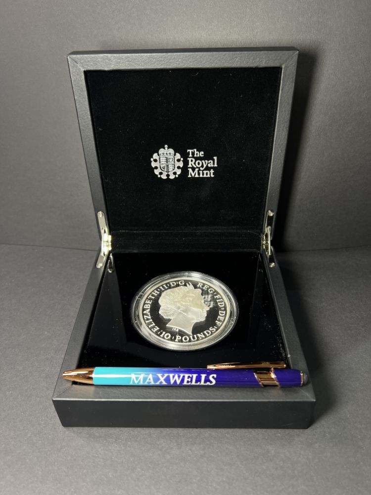 Christmas Collectors' Auction - Maxwells