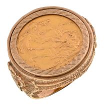 Gold coin. Sovereign 1915, mounted in a 9ct gold ring, 16.9g, size U Light wear