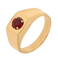A synthetic ruby gentleman's ring, in gold marked 14K, 11.6g, size 3 Good condition