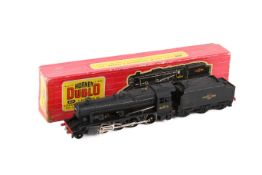 A Hornby Dublo 00 gauge 2-rail locomotive and tender. 2224, 2-8-0, 8F class, No.