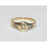 14 k Gelbgold Ring mit 3 Diamanten, 2,88 gr., Gr. 52