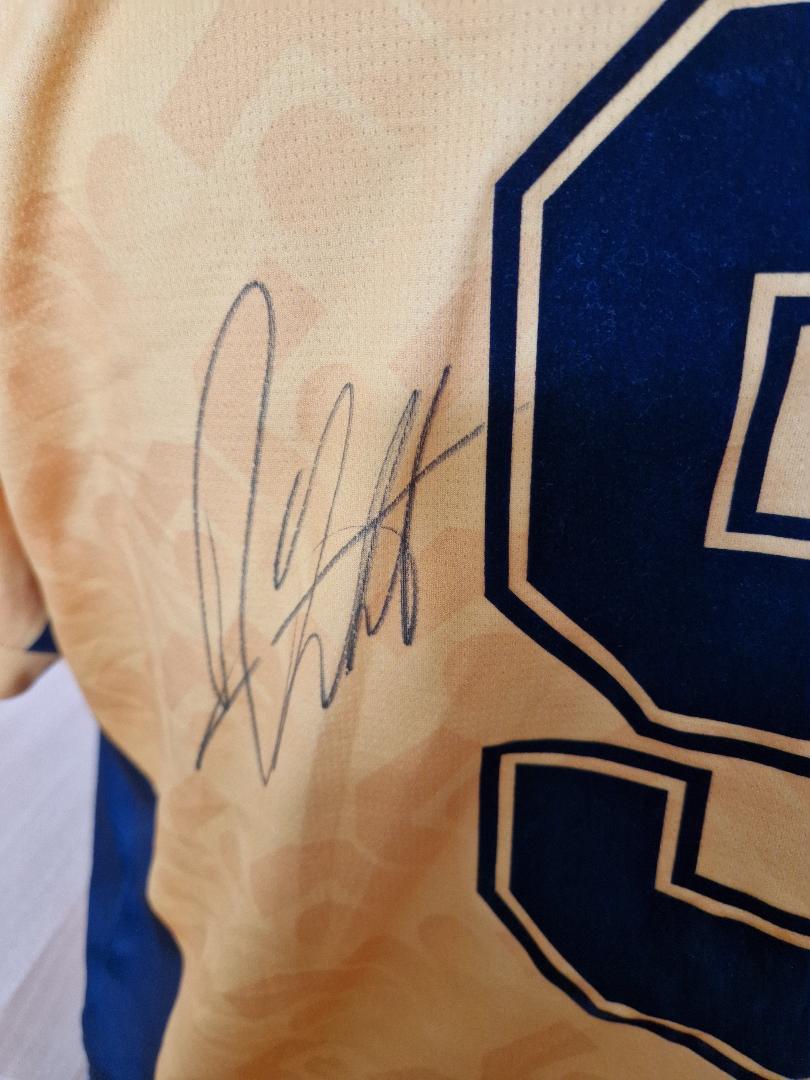 LIVERPOOL TEAM NUMBER 9 RICKIE LAMBERT MASTERS TOURNAMENT WORN SHIRT - Image 3 of 4