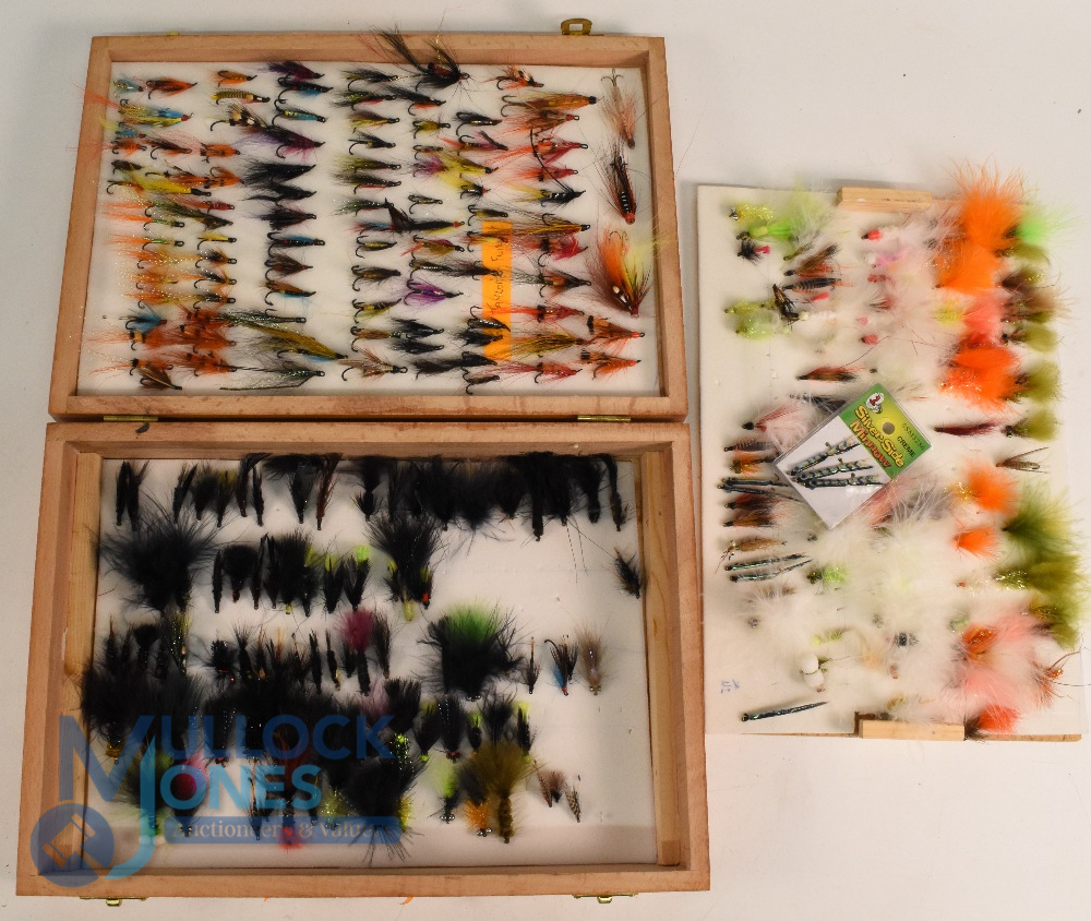 A large wooden fly box with lift out tray - 12" x 8.5", brass fittings, Ethafoam lined with singles,