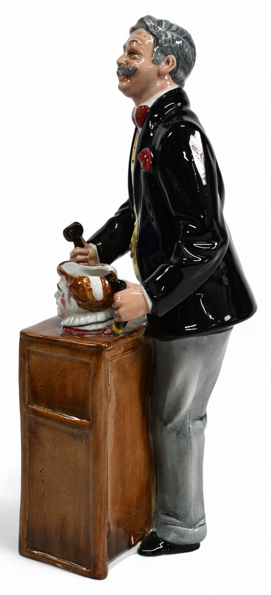 Royal Doulton The Auctioneer - made for the Collectors Club no visible damage - Image 3 of 5