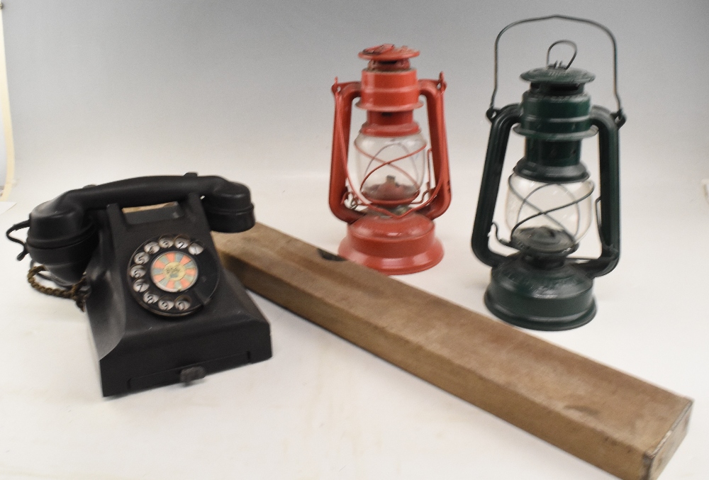 Mixed Collectables: Bakelite Telephone, 2 Titley Lamps together with a vintage Spirit level - Image 4 of 4