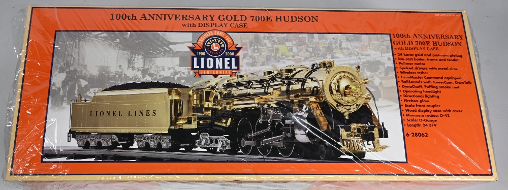Lionel O Gauge 28062 100th Anniversary Gold 700E Hudson 4-6-4 Lionel Lines Locomotive 1900 and 12- - Image 2 of 2