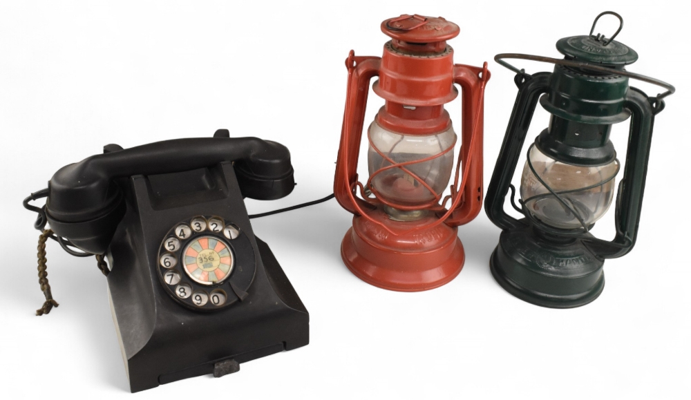 Mixed Collectables: Bakelite Telephone, 2 Titley Lamps together with a vintage Spirit level