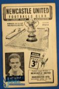 1952/53 Newcastle Utd v Manchester Utd Div. 1 match programme 11 April 1953, fair, no writing. (1)