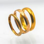A 22ct gold wedding band ring, size I/J approx 4.8g together with an 18ct gold wedding band ring