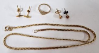 A small collection of 9ct gold jewellery including chain, studs and ring, approx 6.7g