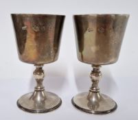 A pair of silver goblets, hallmarked London 1975, maker Mappin & Webb, weight approx 12.14oz. (2)