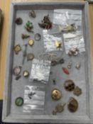 A mixed collection of jewellery and other items including brooches, cufflinks and rings etc.