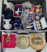 A mixed collection of items, to include 'The Spanish Armada' dish, brass items, jewellery, etc.