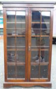 Georgian-style glass fronted display cabinet. (H: 136cm L: 80cm W: 26cm)