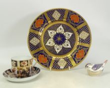 Collection of ceramics to include Royal Crown Derby Goldcrest paperweight (with box and