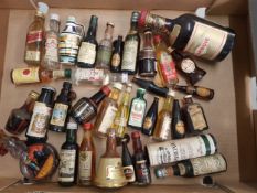 Beswick, Large Palamino Racehorse 1564