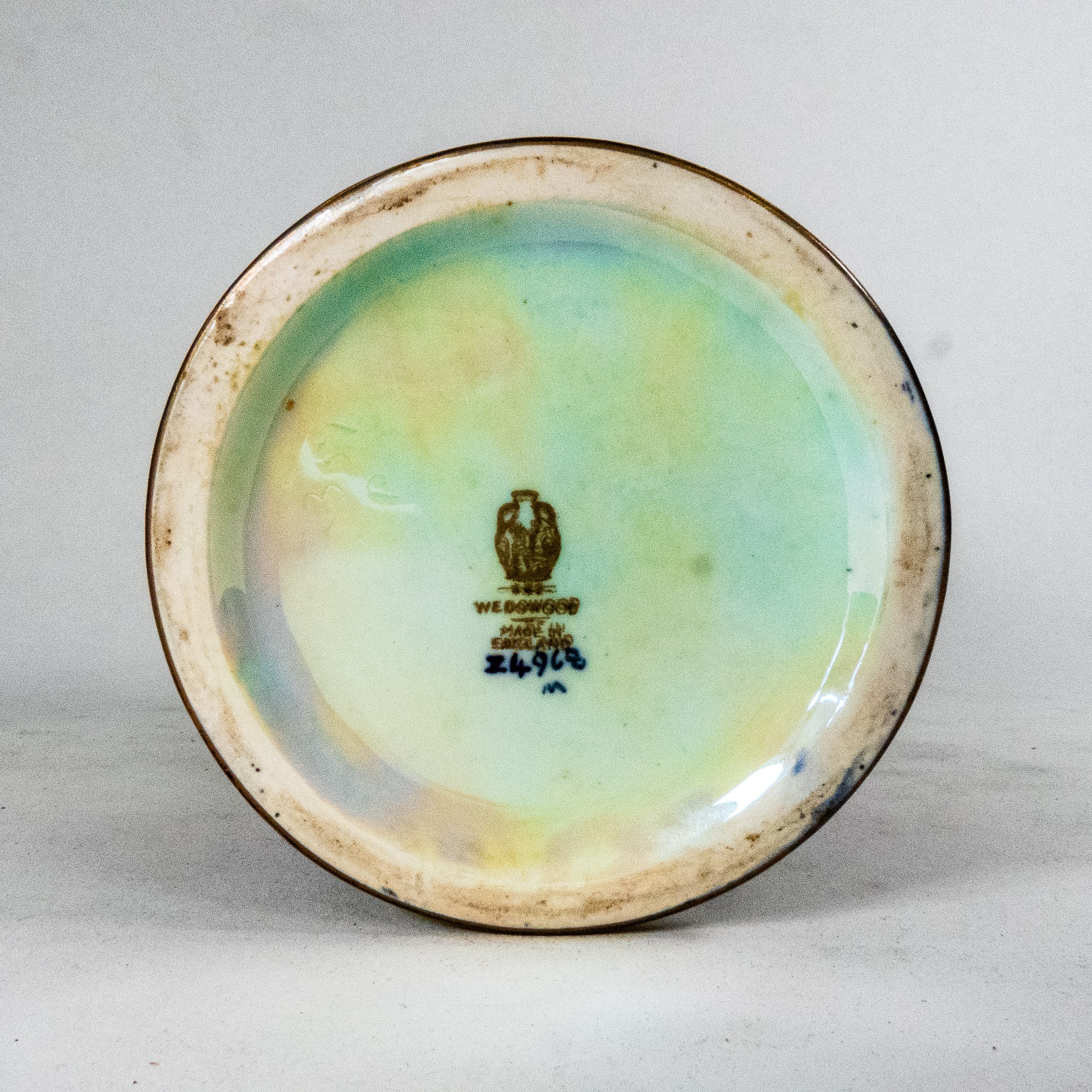 Wedgwood Fairyland Lustre vase decorated in the rare Jewelled Tree design featuring cat, mouse and - Image 6 of 6