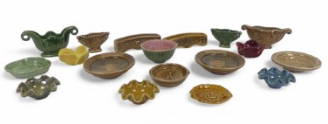 Wade selection to include:- Peony flower head dishes, Art Deco style mantle vases, wagon train