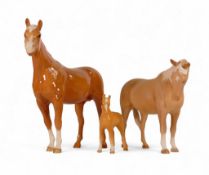 Beswick, Palomino Arab Bahram, foal and mare facing right, in matt finish. (3)