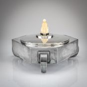 Wilhelm Schulze, Dose mit Elfenbeinknauf, um 1930