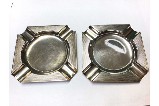 Pair of 1930s Mappin & Webb silver ashtrays - Image 1 of 2