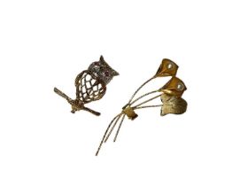 9ct gold novelty owl brooch with a diamond set face and ruby eyes, together with a yellow metal and