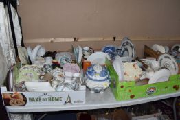 FOUR BOXES AND LOOSE CERAMICS AND DINNERWARE, to include Mason's dinnerware, Wedgwood dinner plates,
