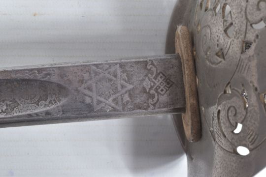 A 20th CENTURY BRITISH ARMY INFANTRY SWORD, this sword was produced by Fenton Brothers of - Image 9 of 20