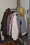 A QUANTITY OF MEN'S AND LADIES' CLOTHING, to include tweed, waxed and casual jackets, trousers,