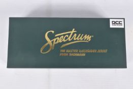 A BOXED BACHMANN SPECTRUM LOCOMOTIVE, On30 Gauge 0-4-0 Side Rod Gas Mechanical Locomotive, DCC,