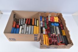 A QUANTITY OF UNBOXED ASSORTED HO GAUGE AMERICAN OUTLINE FREIGHT ROLLING STOCK, assorted Tank