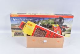 A BOXED HORNBY RAILWAYS OO GAUGE FLYING SCOTSMAN TRAIN SET, No.R1072, comprising said locomotive &