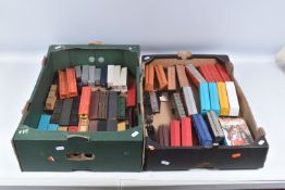 A QUANTITY OF UNBOXED ASSORTED HO GAUGE AMERICAN OUTLINE FREIGHT ROLLING STOCK, assorted Box cars,